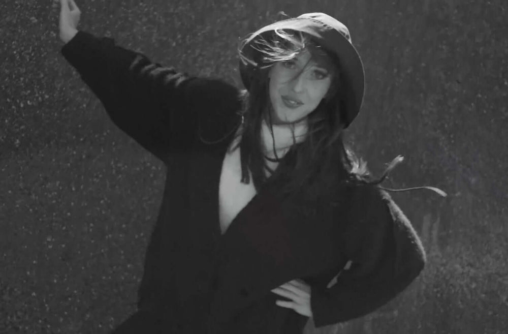 ALDOUS HARDING RELEASES NEW MUSIC VIDEO FOR 'FEVER'