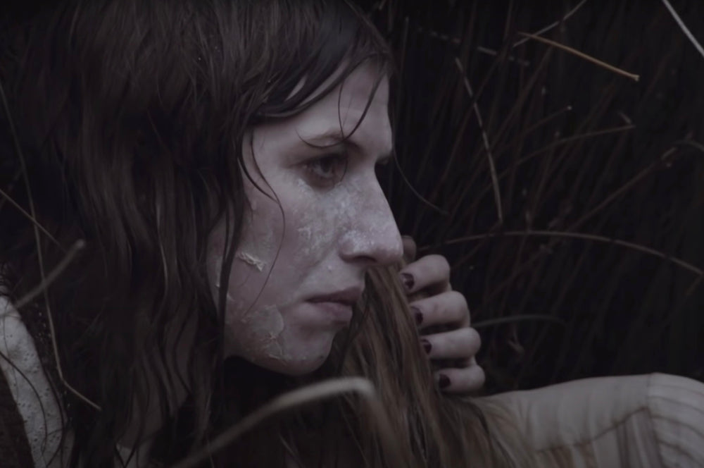 FORCING ORDER ON A WORLD OF CHAOS: A FORENSIC READING OF STOP YOUR TEARS BY ALDOUS HARDING