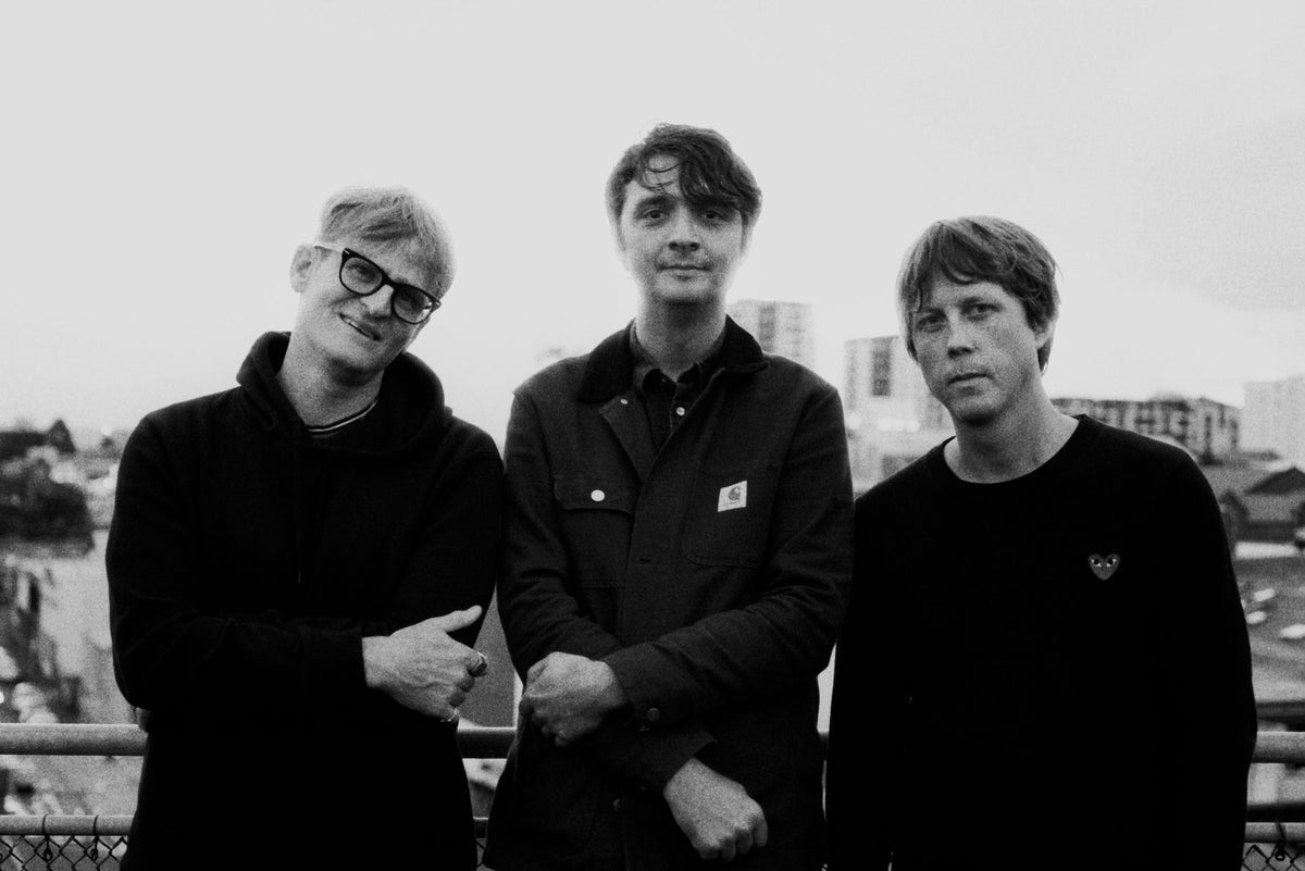 DIE! DIE! DIE! ANNOUNCE 'THIS IS NOT AN ISLAND ANYMORE' W. SINGLE
