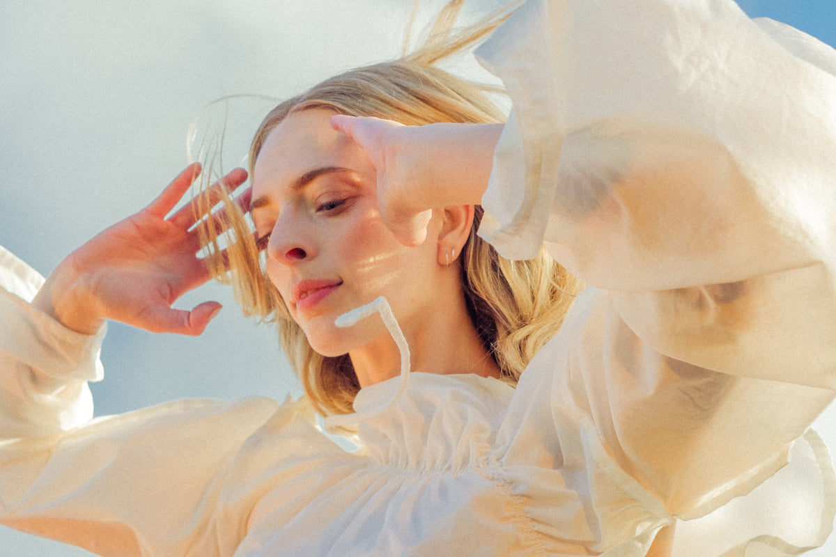 CHELSEA JADE SHARES NEW VIDEO FEATURING ROSE MATAFEO