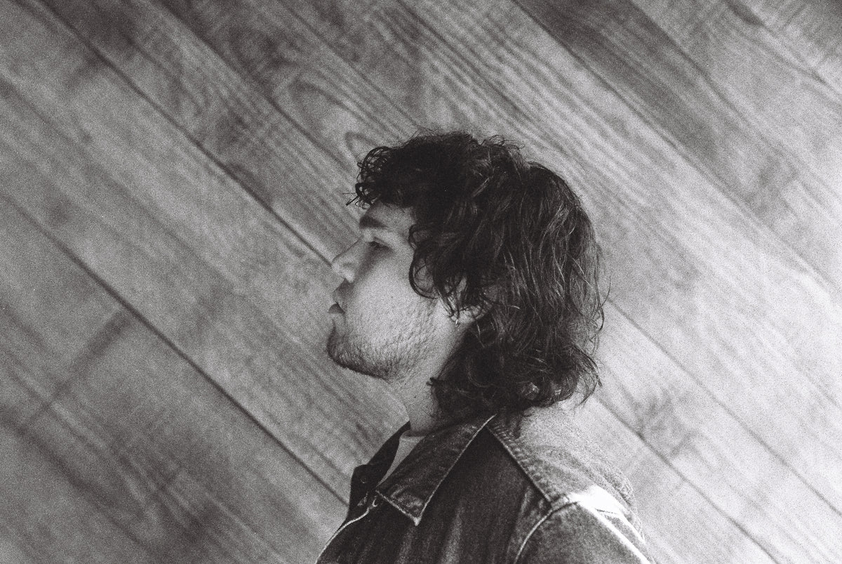 ELI SUPERFLYY RETURNS WITH NEW SINGLE, 'VICAR'