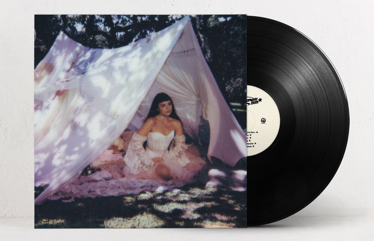 Julia Mestre - Maravilhosamente Bem | Black Vinyl